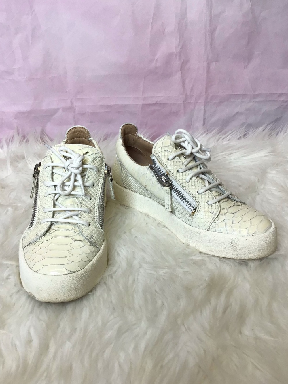 Giuseppe Zanotti 38.5 (US 8.5)